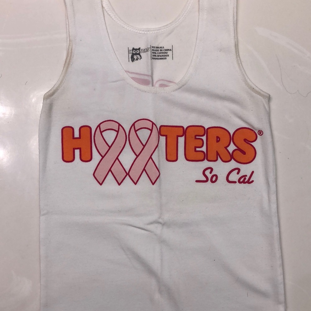Hooters Breast Cancer shirt XXS